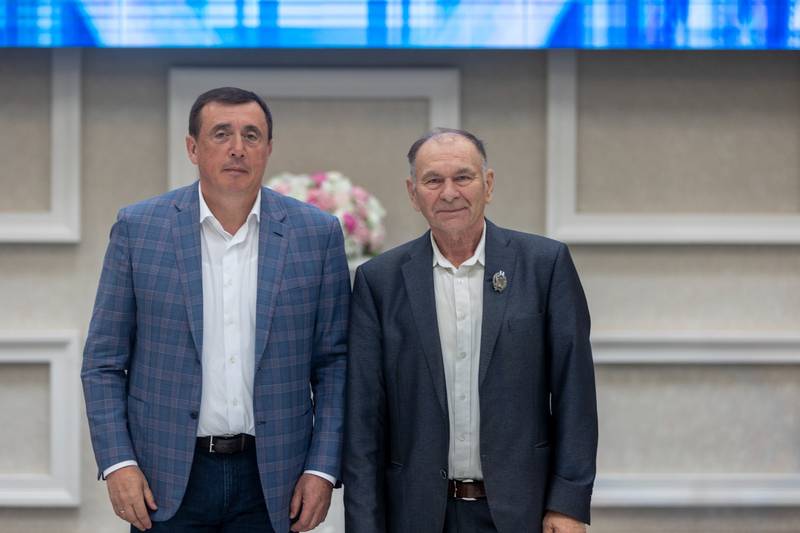 Руководитель АО "Сахалиннеруд" получил благодарственное письмо от губернатора Сахалинской области